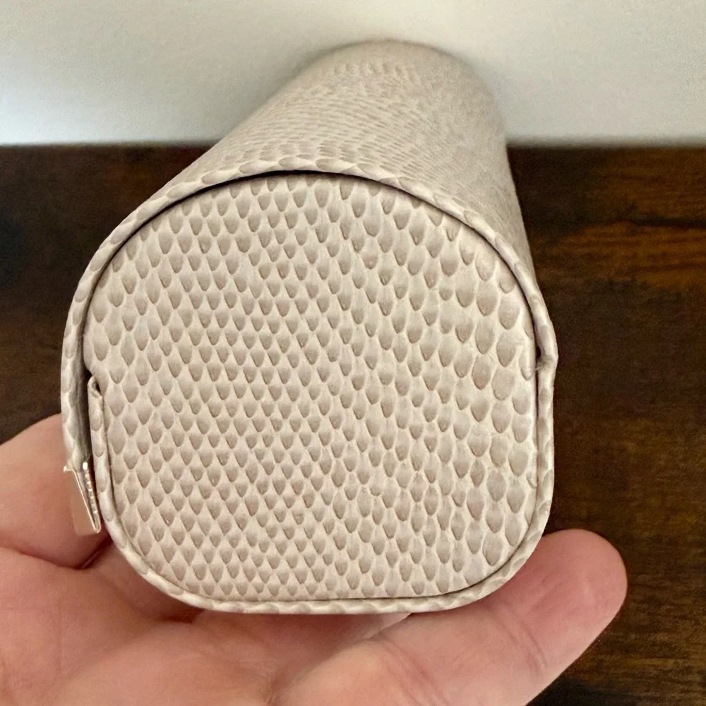 Authentic Jimmy Choo Cream Snake Magnetic Eyeglass Case New Cloth Gold Trim